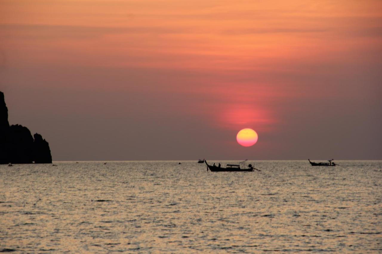 Phi Phi Seaside Bungalow Bagian luar foto