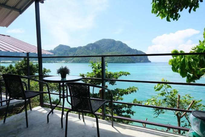 Phi Phi Seaside Bungalow Bagian luar foto