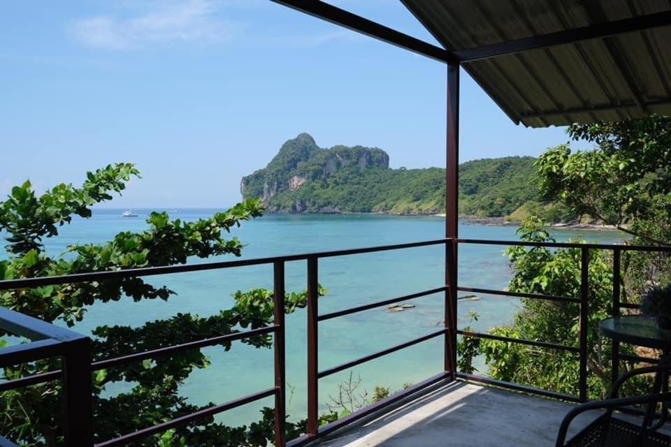 Phi Phi Seaside Bungalow Bagian luar foto