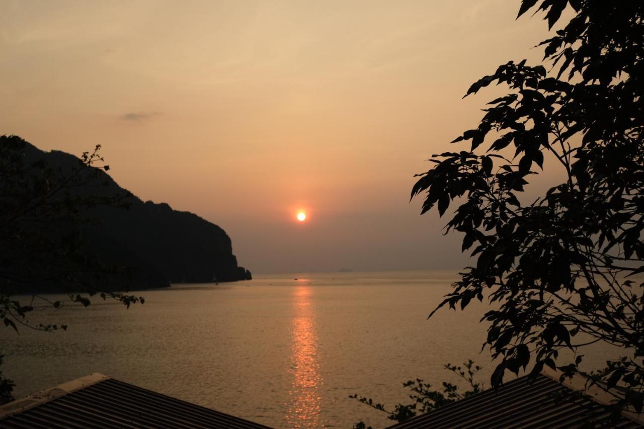 Phi Phi Seaside Bungalow Bagian luar foto